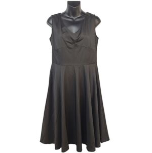 Sucrefas Women's Black Fit & Flare V-Neck Sleeveless Dress Size M NWT